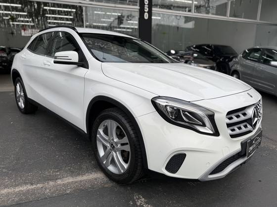 MERCEDES-BENZ GLA 200 1.6 CGI FLEX STYLE 7G-DCT